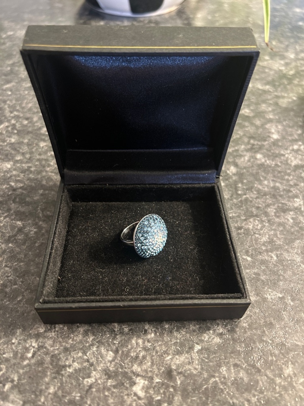 Chelsea Taylor Sterling Silver Graduated Blue & Clear Crystal Band Ringp